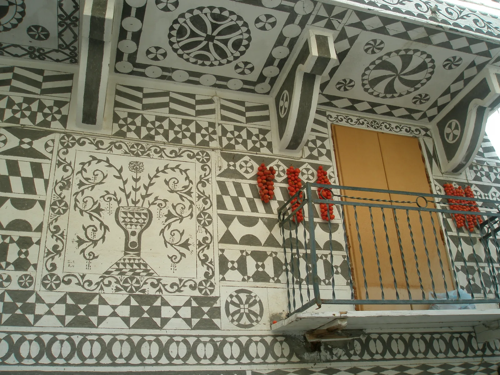 Sakız Adası Pyrgi köyünde geleneksel desenli ev